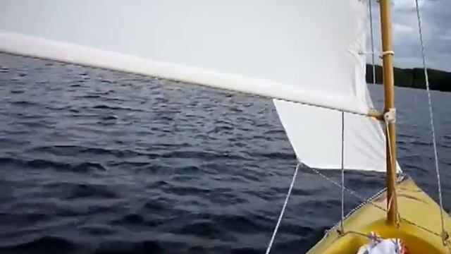 Kajak Segeln auf dem Senftenberger See nach der Restauration eines Wracks zum Phönix Triamaran смотреть онлайн