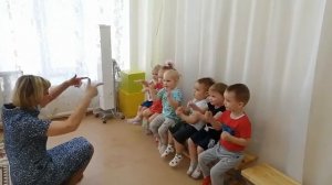 мы платочки  постираем