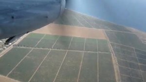 Под крылом самолета о чем-то поет...