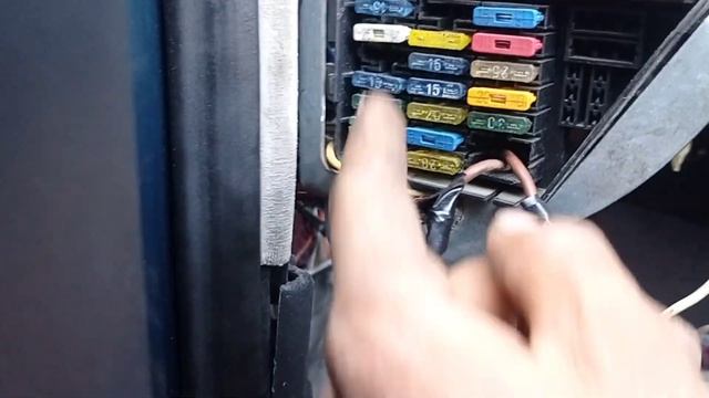 Ауди А6 С5 1997 не заводитсия стартер не крутить. Ауди А6С5 оталмайды стартер қоспайды себебін ізде смотреть онлайн