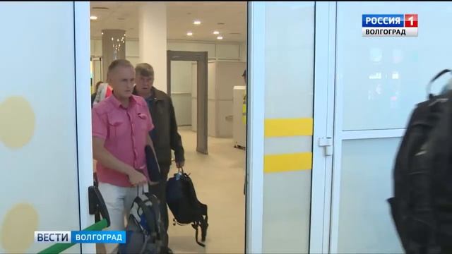 В аэропорту Волгограда встречают болельщиков из Нигерии и Исландии