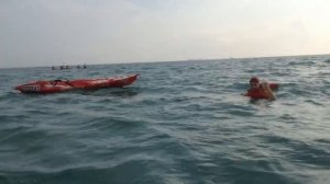 Школа каякинга "Easy peasy". Простой способ забраться на каяк после падения в воду