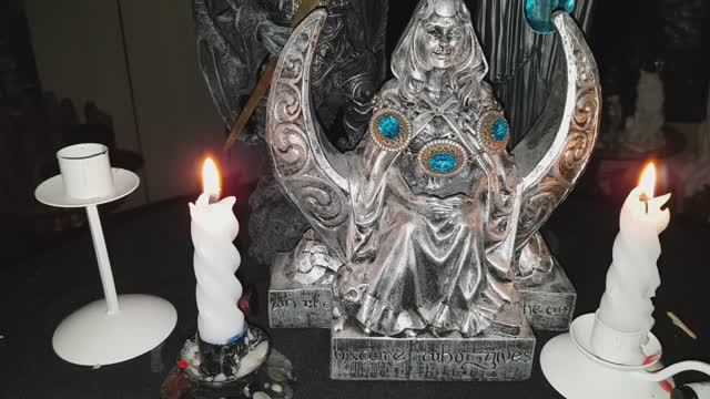 Денежная кость. Для всех. ВЕДЬМИНА ИЗБА ▶️ ИНГА ХОСРОЕВА смотреть онлайн