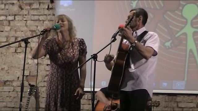 Юрий РАЗУМИЛОВ и Любовь СЛЕПНЁВА, БЕЛОЙ АКАЦИИ ГРОЗДЬЯ ДУШИСТЫЕ.Синий троллейбус,Клайпеда. смотреть онлайн