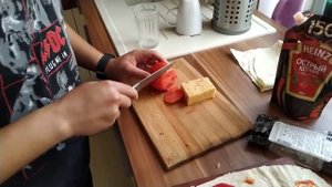 *приготовление сэндвич-шаурмы*