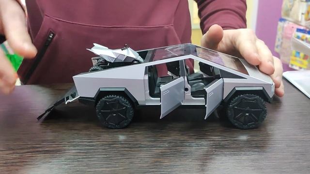 Обзор машинки Тесла Cybertruck масштаб 1:24 серебристая #tesla #обзормашинок #cybertruck