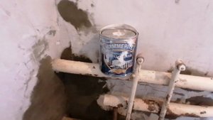 Жизнь в станице. Ремонт в санузле. Штукатурка стены и покраска труб.