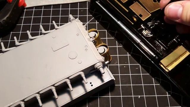 Dragon Models Tiger I Late Production 6253 Full Build (Part I) смотреть онлайн