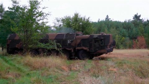 Министерство обороны распространило кадры боевой работы расчетов ОТРК "Искандер"