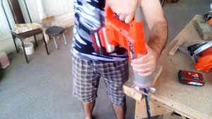 AccuMaster Энкор работает на  аккумуляторе Einhell