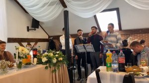 В три этажа старый дом)  послушайте !