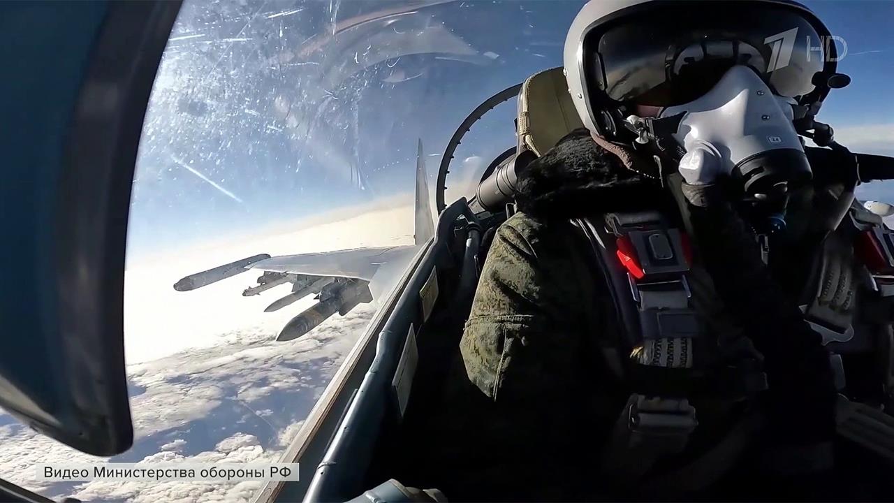 Летчики истребители России. Пилот истребителя. Военный истребитель. Истребитель в небе.
