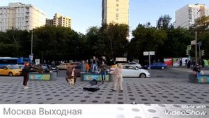 Москва 654 вечером на алтуфьевском районе в Москве алтуфьевский район алтуфьево осенью