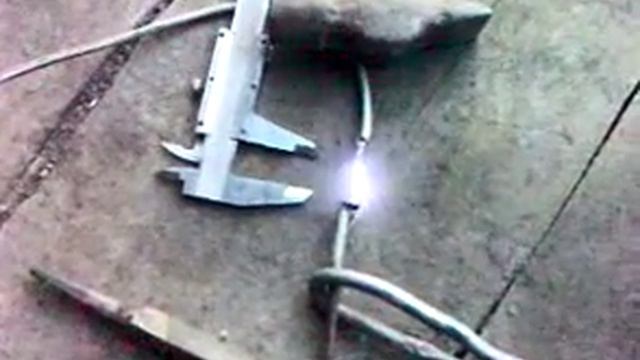 Высоковольтный генератор из старого телевизора смотреть онлайн