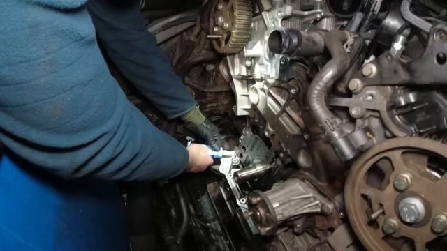 Land Rover TDV6 most essential maintenance: Timing belt and oil pump