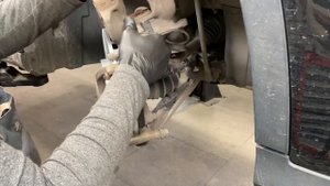 Как и зачем поменять диски и колодки на Mercedes Benz GLA 250 4Matic