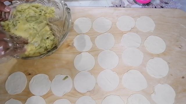 Вареники с картошкой. Вареники картошкамен казакша рецепт. смотреть онлайн