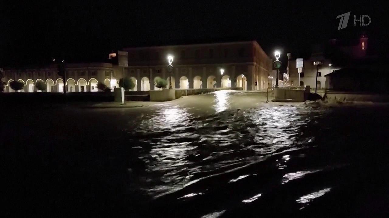 Разрушительное наводнение произошло на востоке Италии