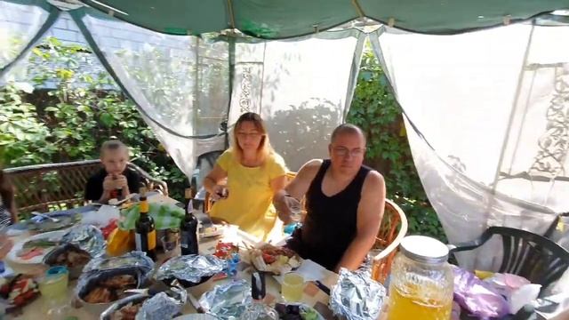 А мы всё  празднуем! день  рождения  продолжается! Обзор урожая  на даче! Киев, Украина