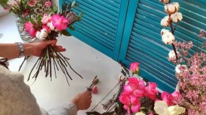 Основы флористики. Урок 3. Как собрать букет по спирали.