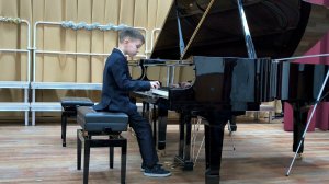 5. Бах - «Волынка». Исп. Соловьёв Григорий