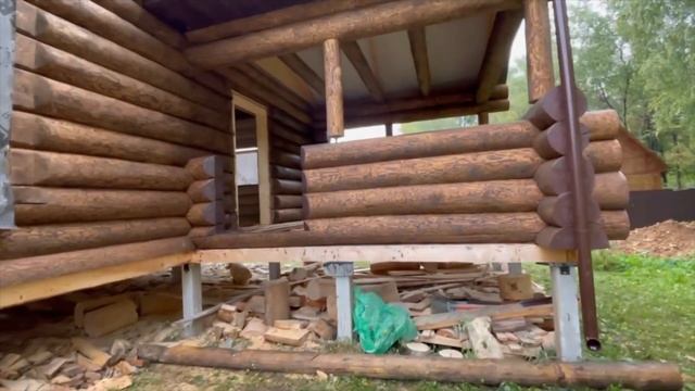 Отделка сруба дома 7x10 метров с шикарой колеровкой | "Русский Сруб" смотреть онлайн