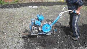 Обработка земли мотоблоком "НЕВА"