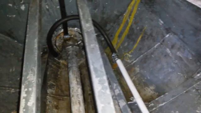 Лодка-катер СШАМ-30. Кормовой отсек. смотреть онлайн