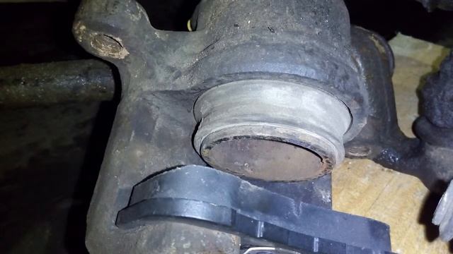 DAIHATSU YRV-ремонт тормозов смотреть онлайн