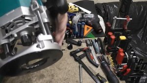 Фрезер Makita 3612C. Простенький лифт и защита от выпадения мотора