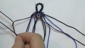 Браслет макраме своими руками из нитей и бисера.