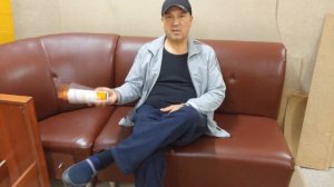 Диван в прихожую.