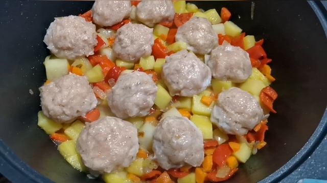 Рагу с фрикадельками смотреть онлайн