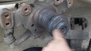 Ступичная гайка не откручивается.