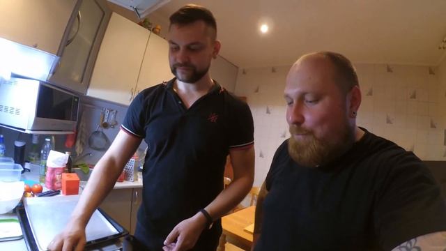 Готовим пиццу вместе с Кортни Лав смотреть онлайн