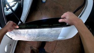 Как разобрать обшивку двери со снятием стёкол Peugeot 206 ➤ Пошаговое руководство