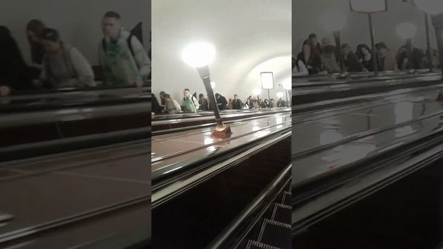 Метро чернышевская.