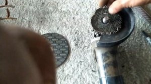Как легко открутить зажатый диск на болгарке