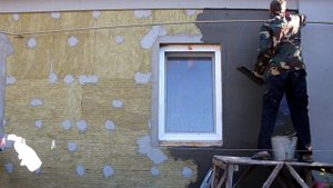 Как утеплить фасад дома. Утепляем дом каменной ватой и пенопластом "без опыта своими руками" ч.8.