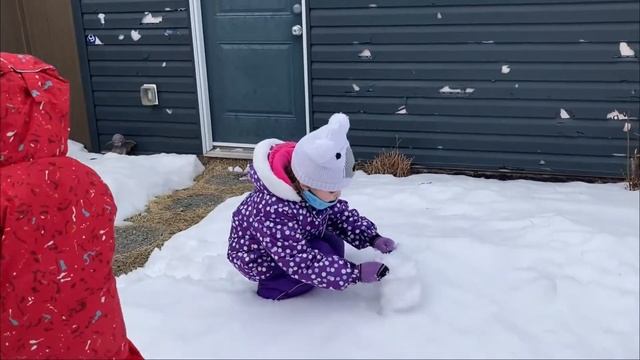 Зимние игры детей на улице видео для детей смотреть онлайн