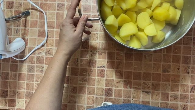 Воздушное картофельное пюре. Лайфхаки внутри)