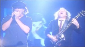 ACϟDC - "Thunderstruck" - Live at Plaza de Toros de Las Ventas, Madrid (1996).