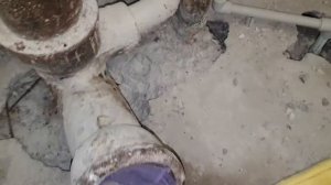 Как заменить ФАНОВУЮ ТРУБУ КАНАЛИЗАЦИИ своими руками.