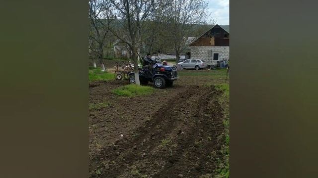 Самодельный минитрактор и культиватор в работе смотреть онлайн