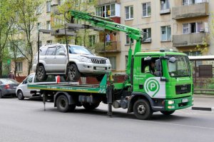 Проблема с нарушениями правил парковки не решается путем создания «кормушек» для чиновников!