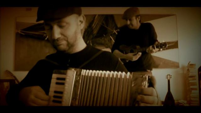 Ukulollo and Alessandro Neri - moon river - Breakfast at Tiffany's смотреть онлайн