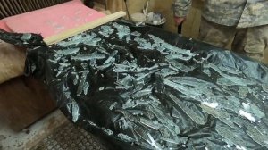 Разбиваем закаленное стекло