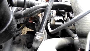 Горит лампа масла Ауди А6 С4