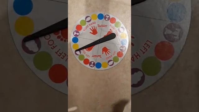 Twister party смотреть онлайн