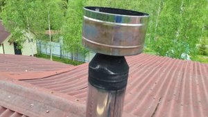 Ондулин на крыше дома спустя 12 лет и мастерфлеш трубы спустя 9 лет.
